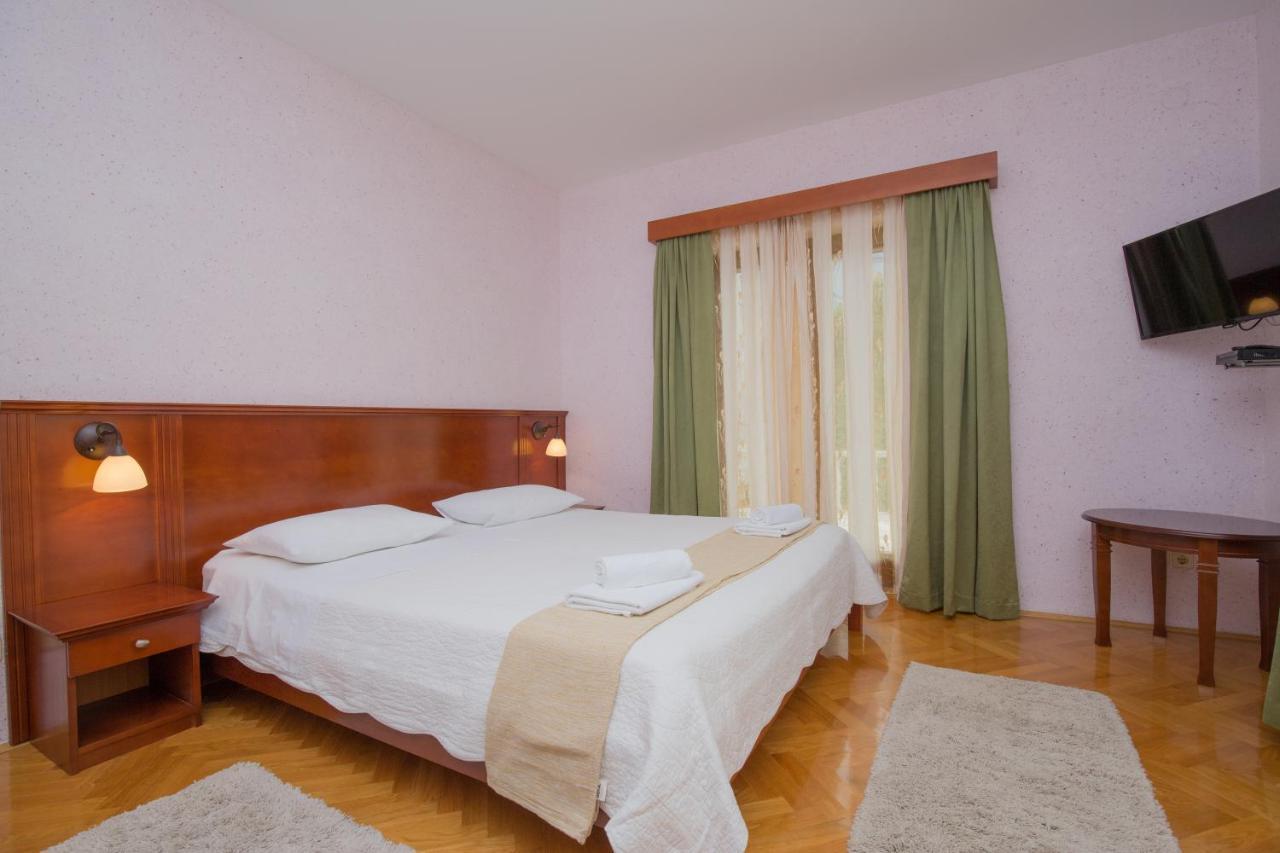 Rooms Plava Laguna Primosten Exterior photo