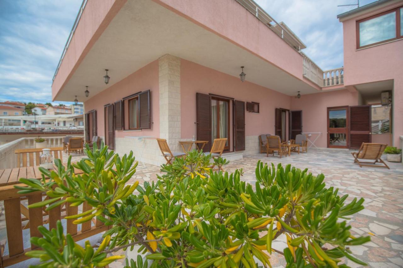Rooms Plava Laguna Primosten Exterior photo