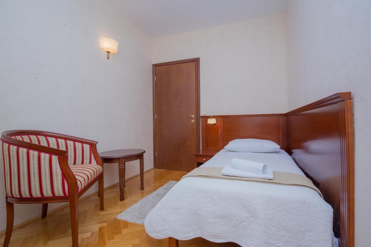 Rooms Plava Laguna Primosten Exterior photo